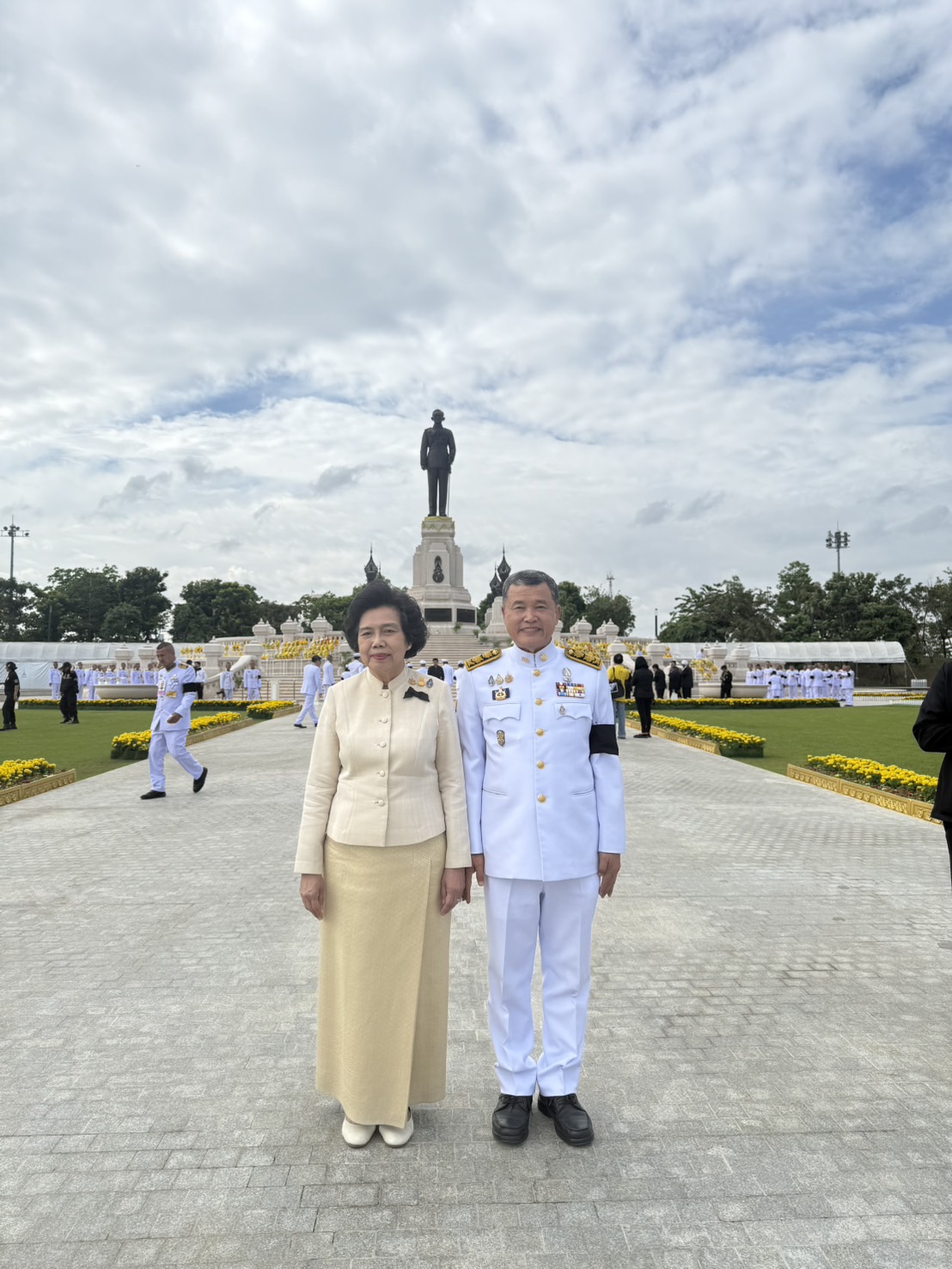 พิธีวางพานพุ่มถวายราชสักการะ